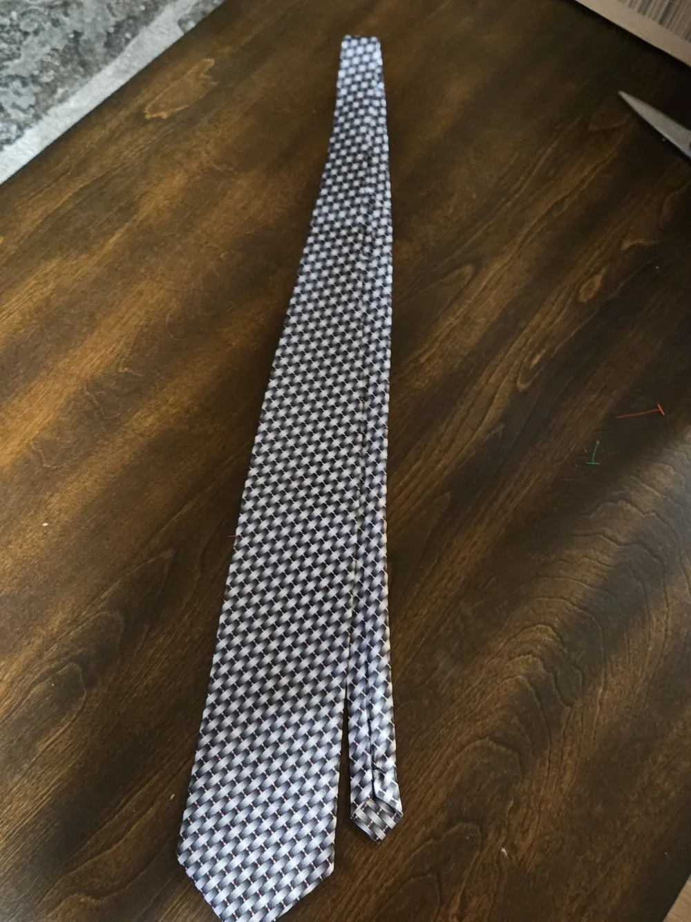 Men's Patterned Gray and Silver Necktie